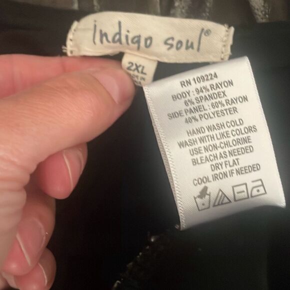 Indigo Soul 2XL Shark Bite Hem Tunic Top - Picture 5 of 5